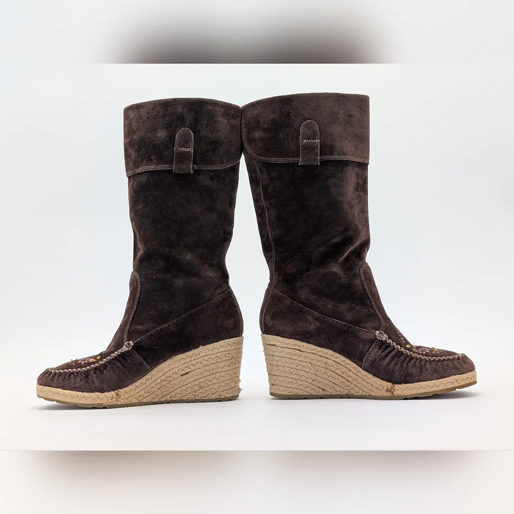 NWOT Report Ataani Size 8.5 Brown Suede Floral Embroidered Wedge Boots Mock Toe